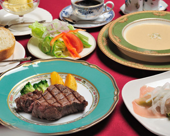 特選牛肉網焼ビフテキコース(200g)グラスワイン付(税・サ込) 特選牛肉網焼ビフテキコース(200g)グラスワイン付(税・サ込)